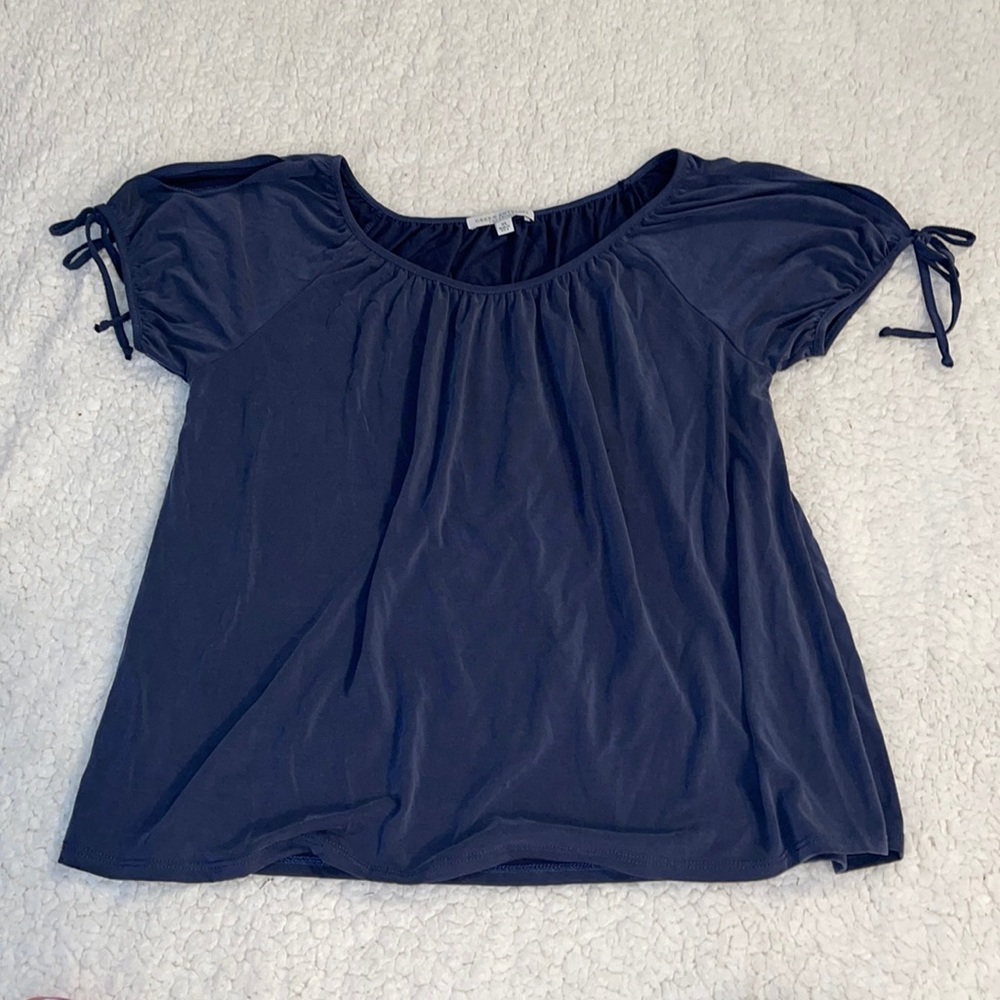 Green envelope top with sleeve tie